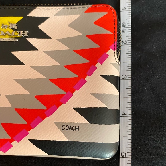 Coach vibrant patterned wristlet - Picture 10 of 10